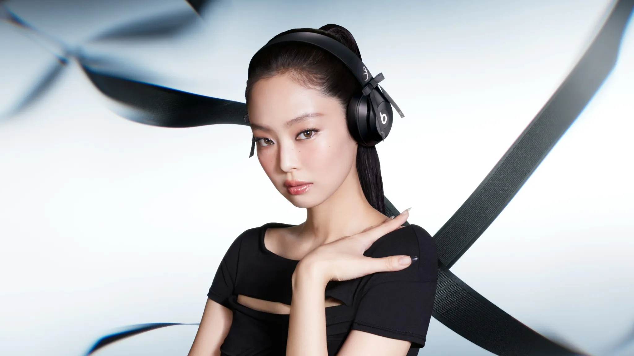 비츠(Beats), 제니와 두 번째 협업 '오닉스 블랙' 에디션 출시